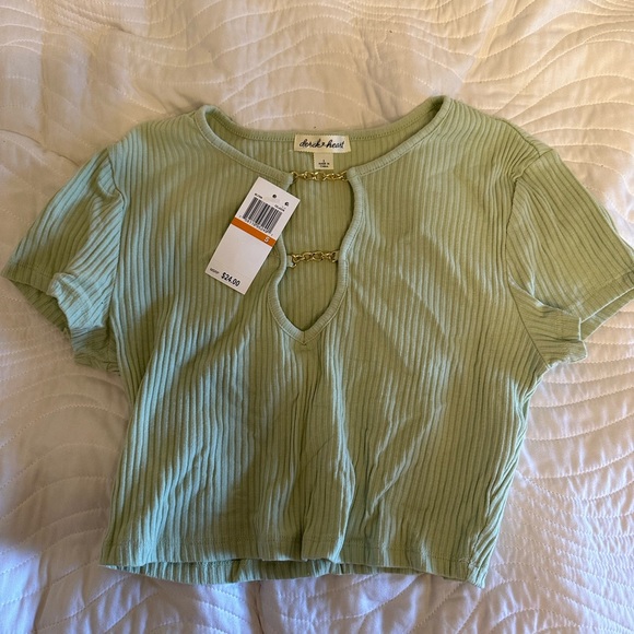 Green top - Picture 1 of 2